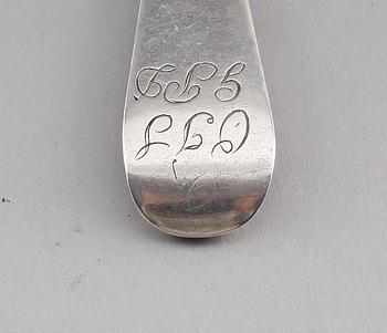MATSKED, silver, Petter Bernegau, Stockholm 1725. Vikt ca 50 g.