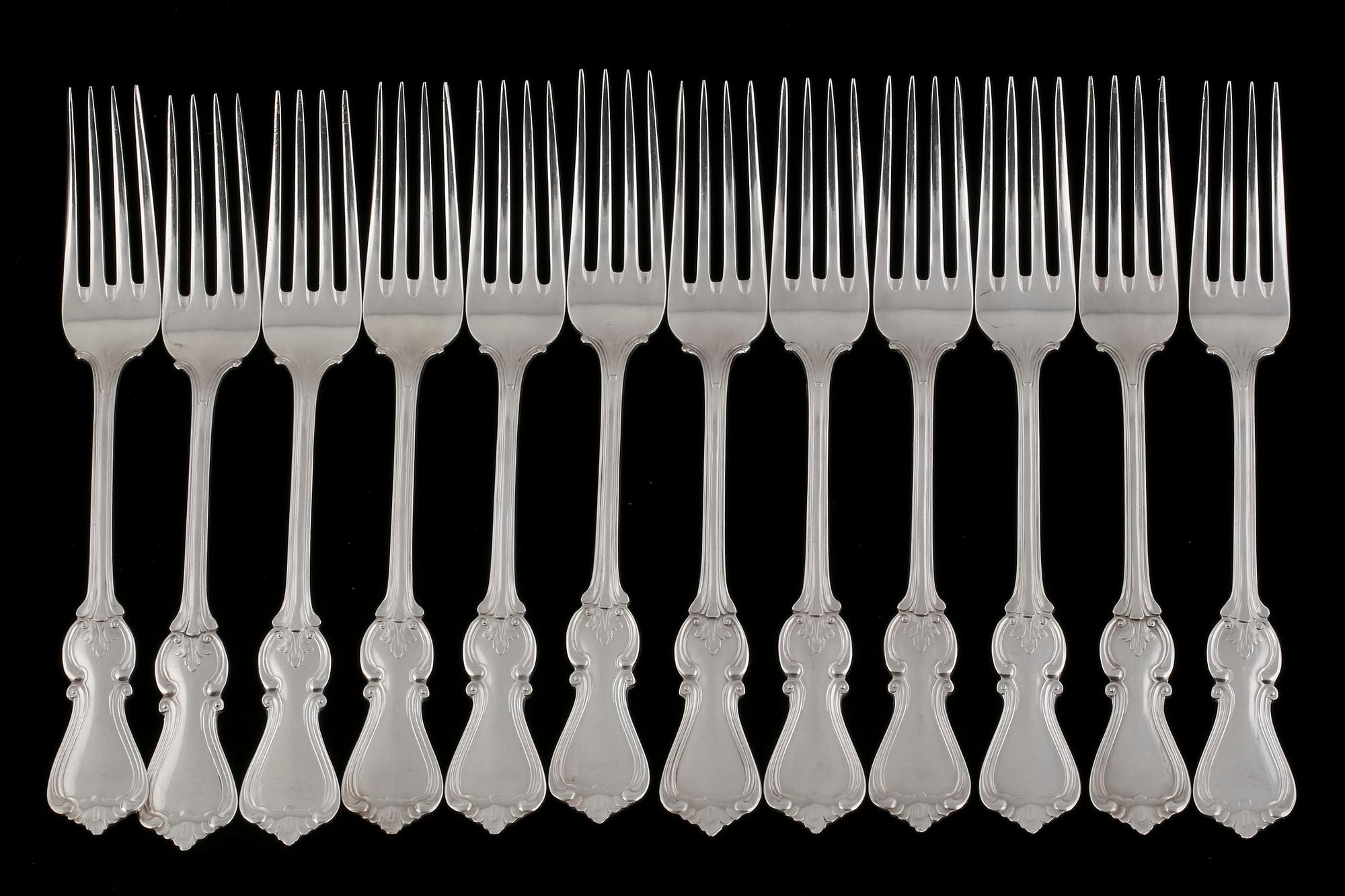 BESTICKUPPSÄTTNING, 104 delar, silver, "Olga", GAB, total vikt ca 5000g.