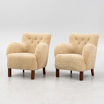 A pair of Danish Modern armchairs, 1940's/50's.