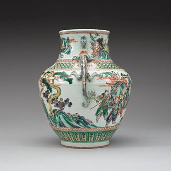 A famille verte vase, Qing dynasty, 19th Century.