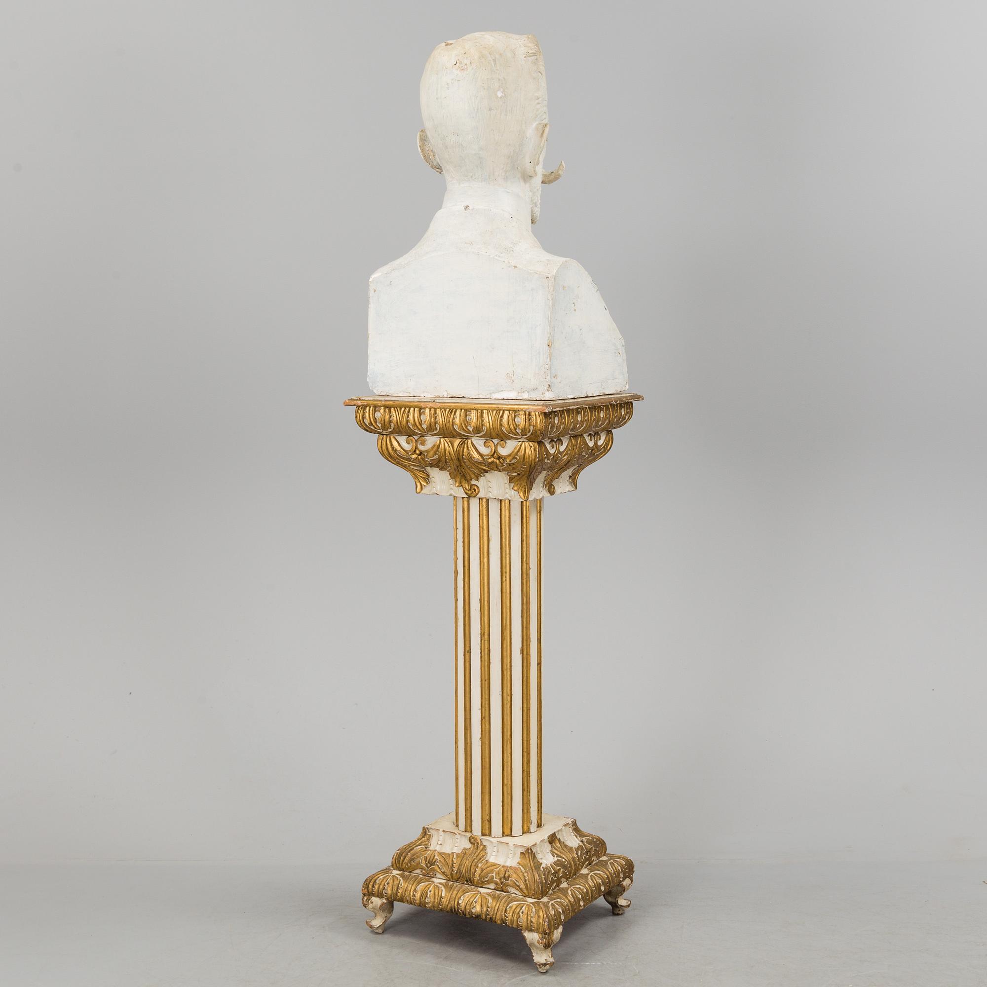 HERMAN NEUJD, a plaster sculpture depicting King Gustaf V, signed and dated 1909.