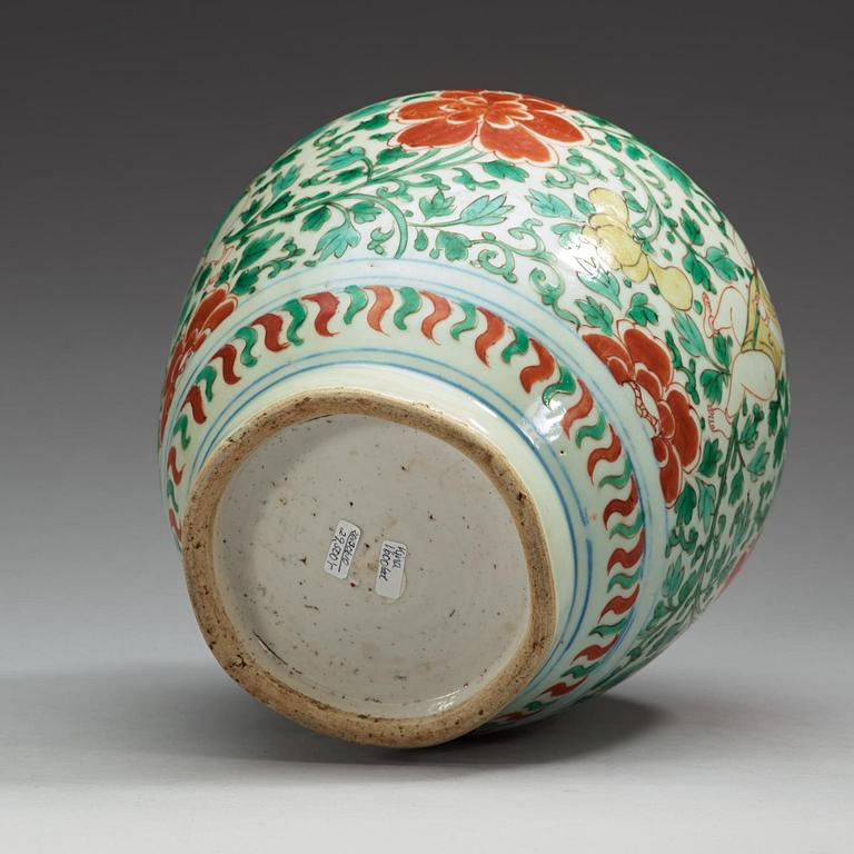 A wucai jar, Transition, 1600-talets mitt.