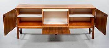 SIDEBOARD, 1900-talets tredje kvartal.