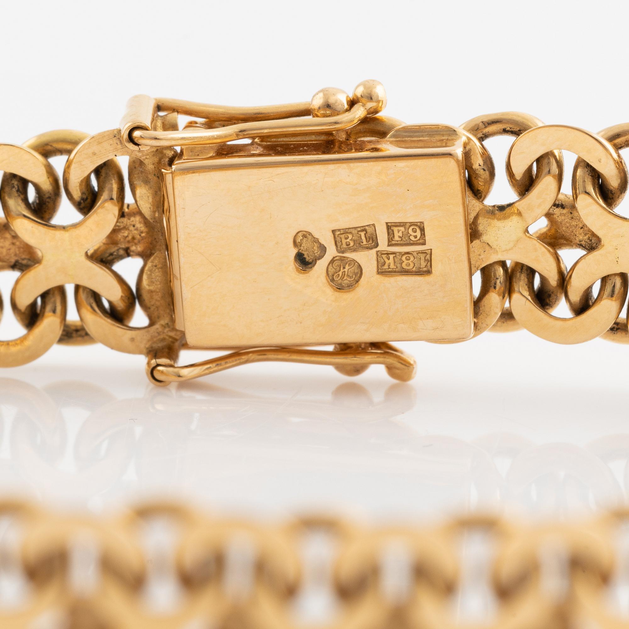 18K gold bracelet.