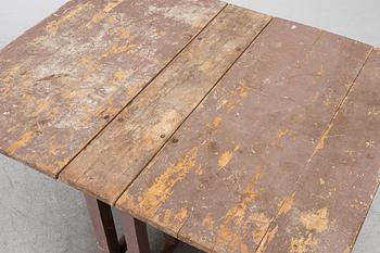 Drop-leaf table, folk art, 19th century.