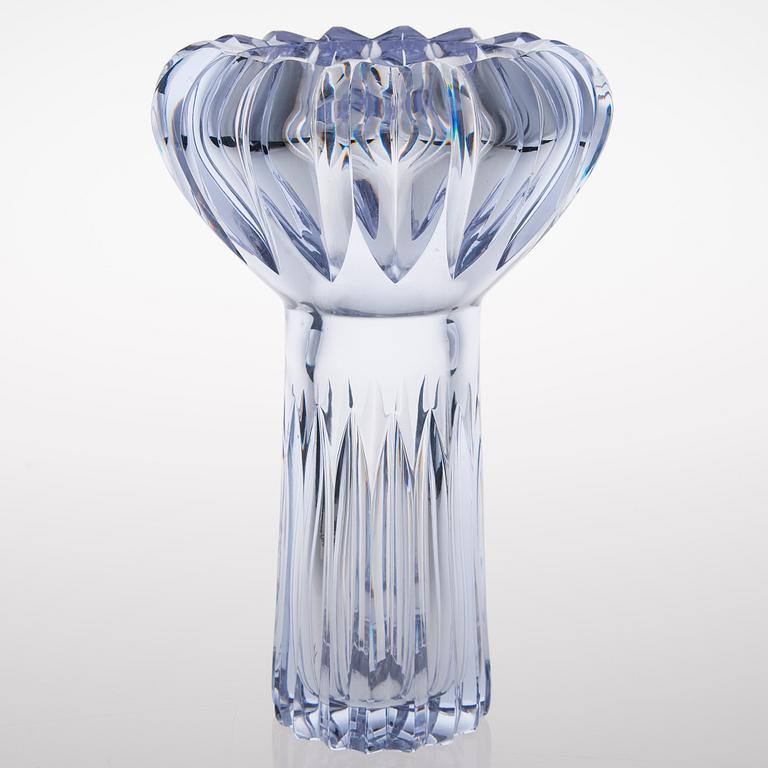 An Ulpukka (Water Lily) glass vase, signed Aimo Okkolin Riihimäen Lasi Oy.