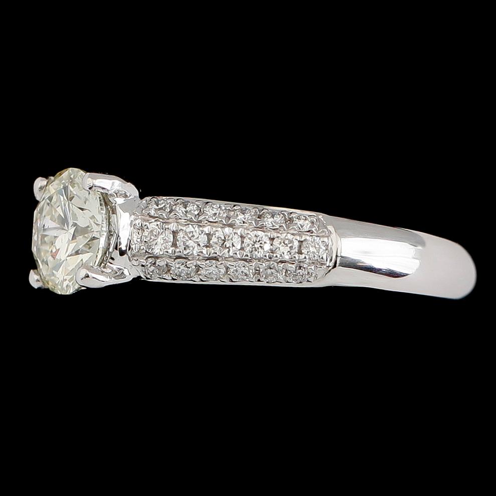 RING, 18 k vitguld, briljantslipade diamanter tot ca 1.45 ct. Vikt ca 4,9 g. Certifikat GIA.