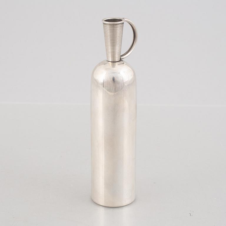 Svend Weihrauch, a sterling silver vase with handle, Aarhus, Franz Hingelberg, Denmark.