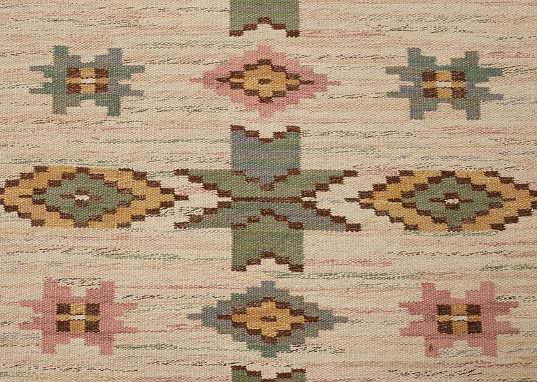 Märta Måås-Fjetterström, A CARPET, "Vit botten", flat weave, ca 352,5 x 271,5 cm, signed MMF.