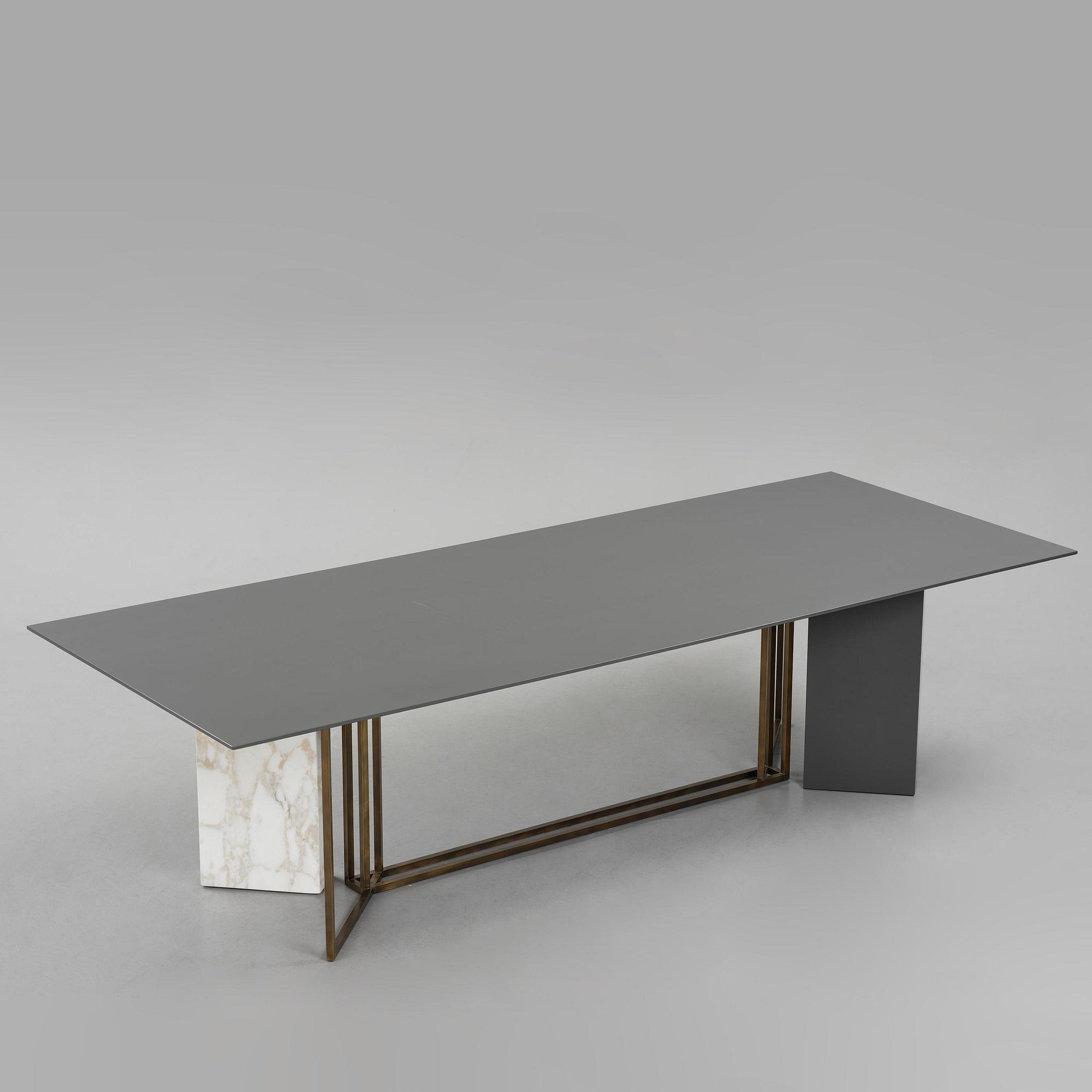 Andrea Parisio, matbord, "Plinto Rectangular", Meridiani, Italien, efter 2015.