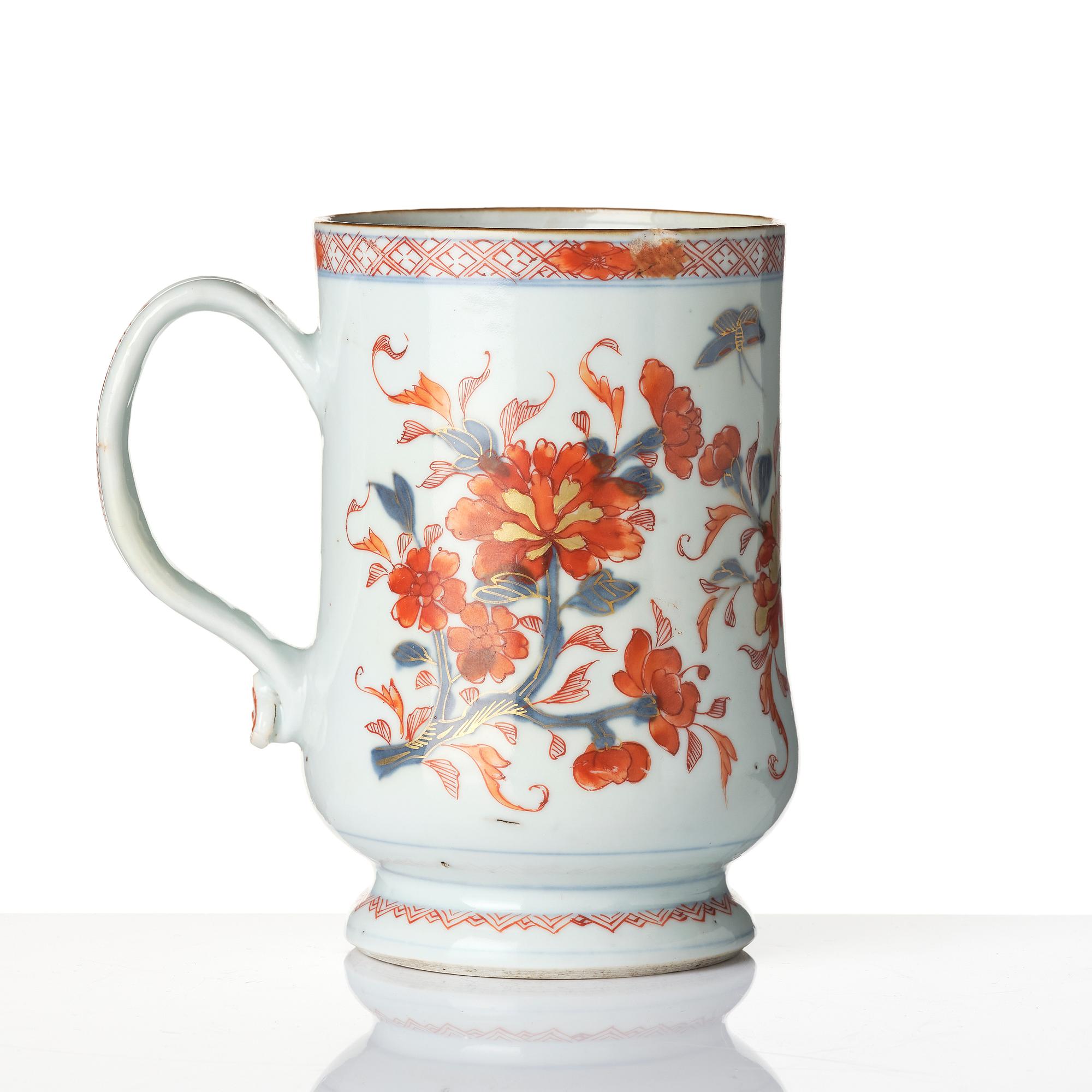 A Chinese imari export porcelain mug, Qing dynasty (1736-95).