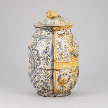 An Italian jar with cover, 17/18th Century.