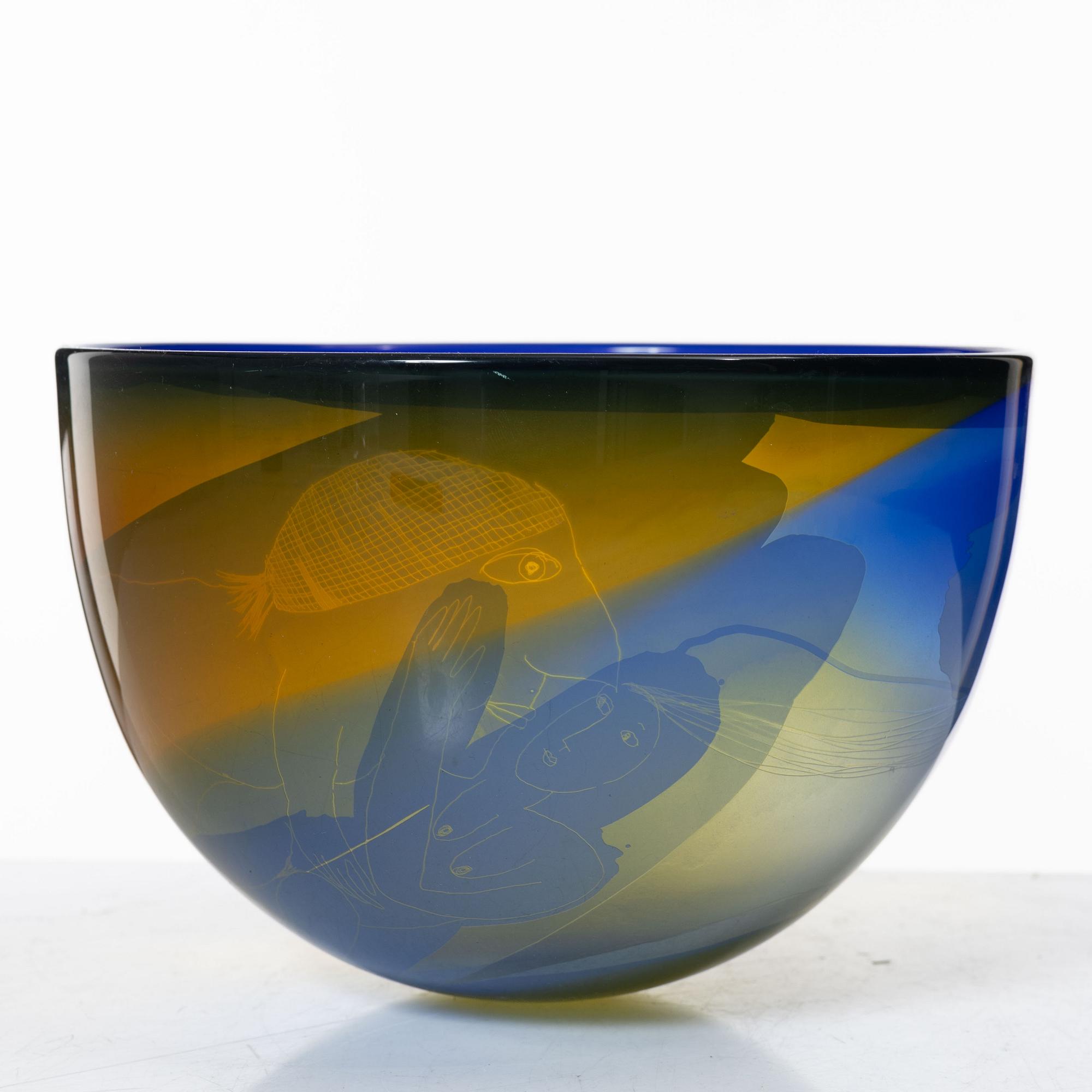 Ann Wolff (Wärff), a bowl, Stenhytta Glass Studio Transjö, blown by Wilke Adolfsson, 1982.