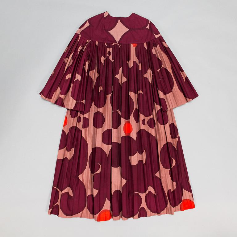 Marimekko, pleated dress, print "Keidas", by Annika Rimala, 1967.