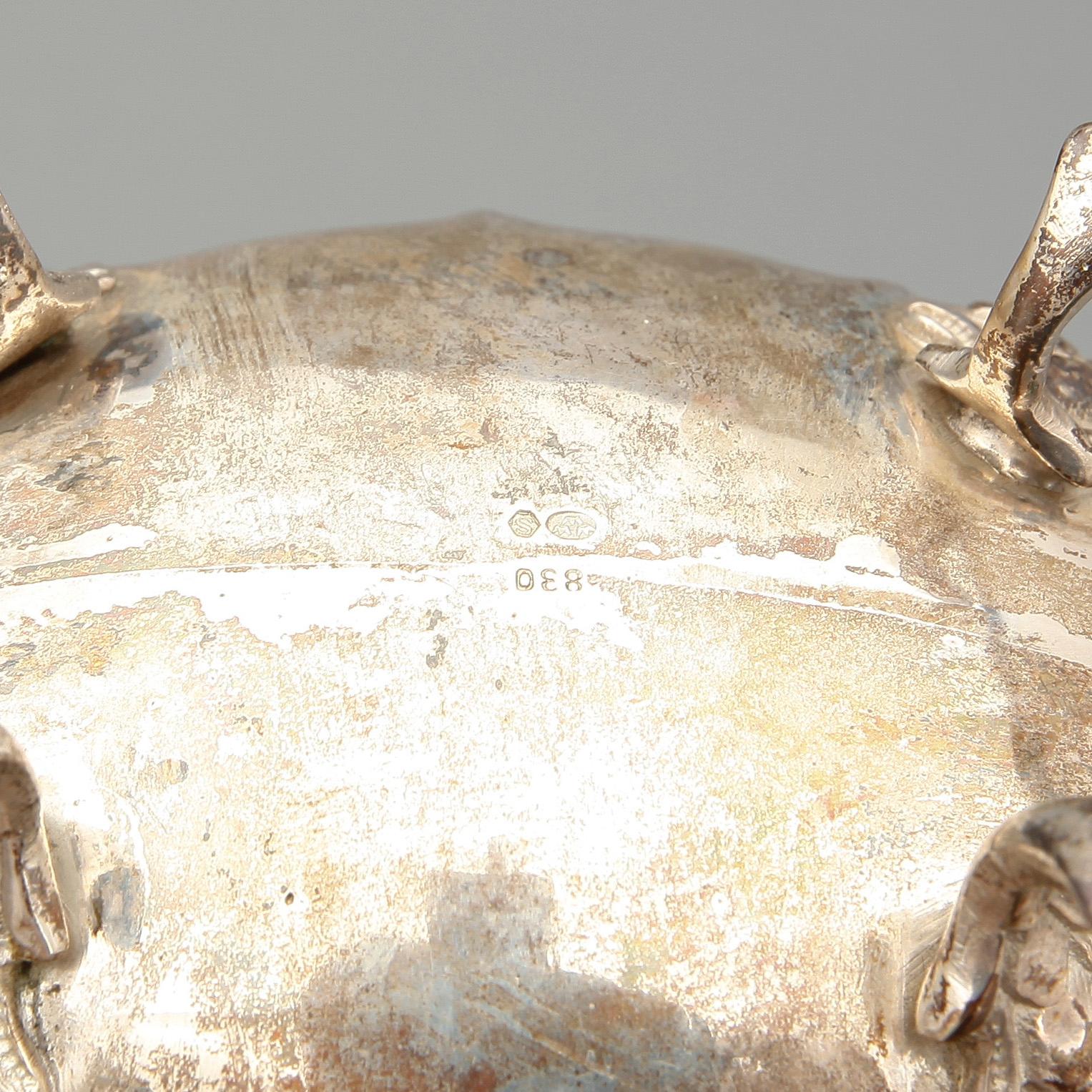 KAFFESERVIS, 3 delar, silver, rokokostil, svenska importstämplar, 1900-tal. Total vikt ca 897g.