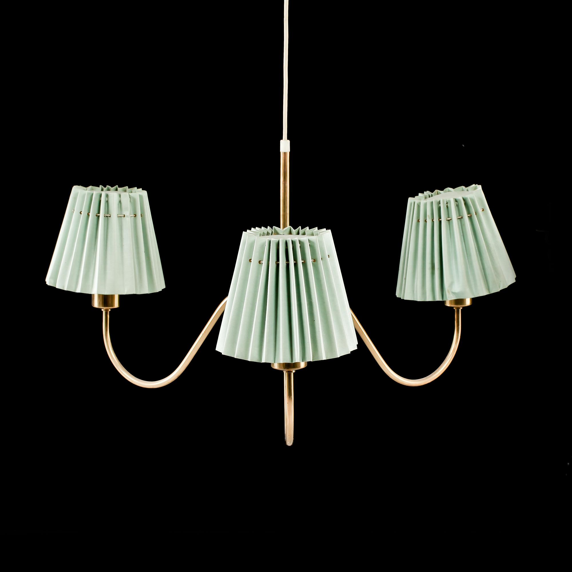TAKLAMPA, modellnummer 2444, Josef Frank, Firma Svenskt Tenn. Höjd ca 37 cm.