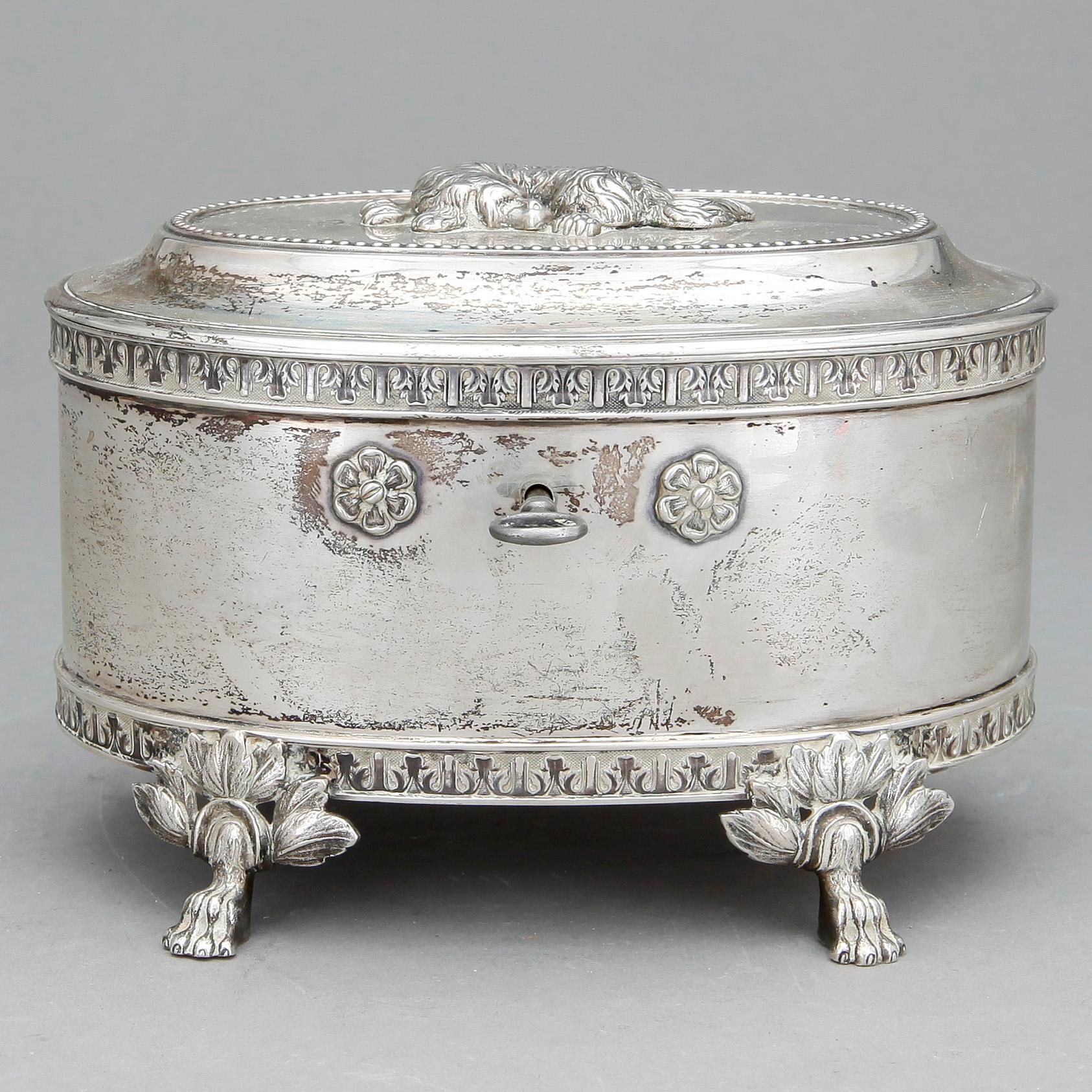 SOCKERSKRIN, silver, August Albrekt Paulsson, Stockholm, 1909. Vikt ca 571g.