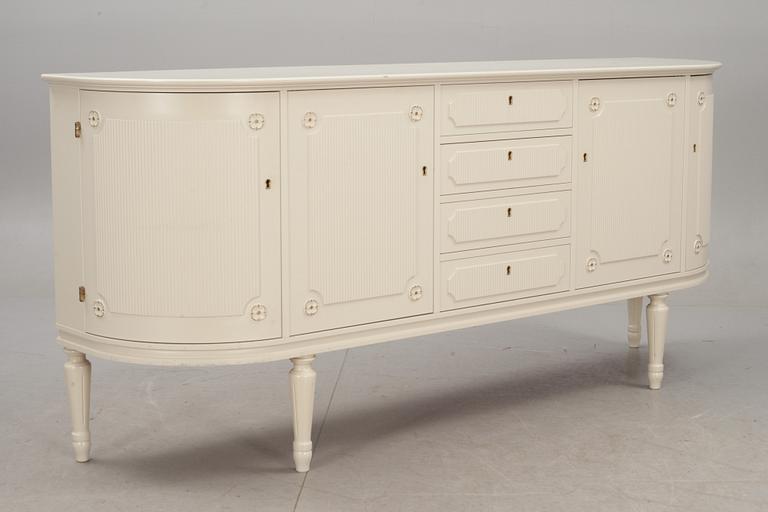 SIDEBOARD, Gustaviansk stil, 1900-tal.