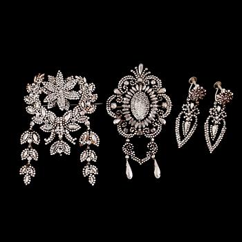 SMYCKEN, 3 delar, stålarbete, sent 1800-tal.