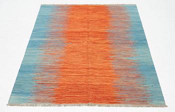 A kilim carpet 244 x 171 cm.