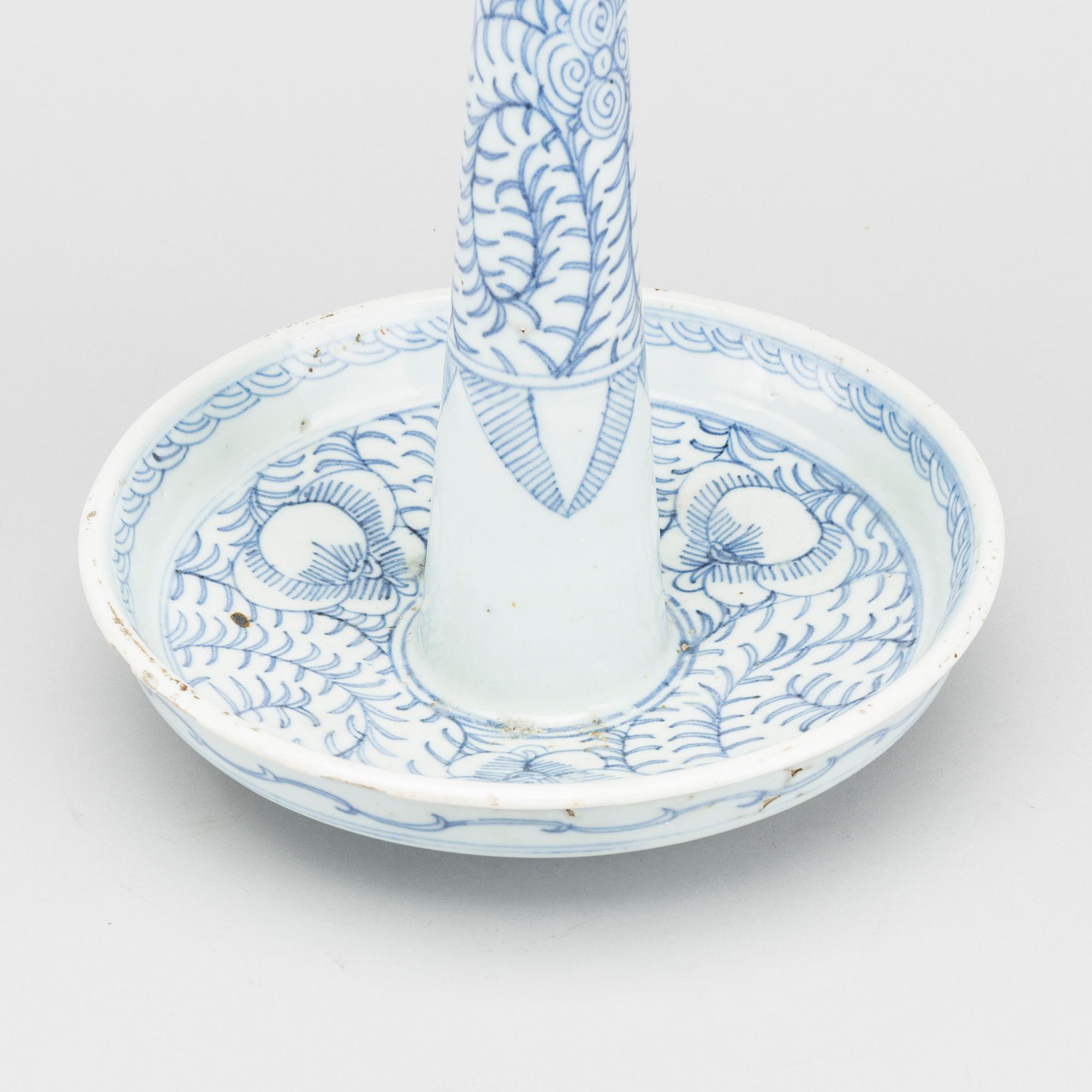 CHINESE CANDLESTICK, later Qing (1644-1912).