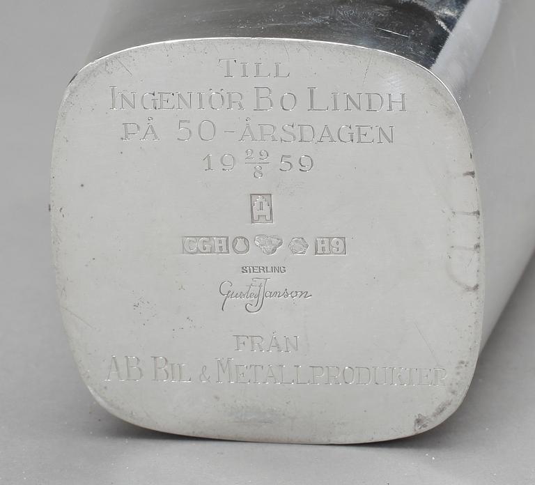 VAS, sterlingsilver, Gustaf Jansson för CG Hallberg, Stockholm, 1958. Vikt ca 362g.