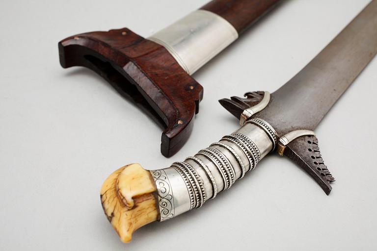 KNIV, Asien, 1900-tal.