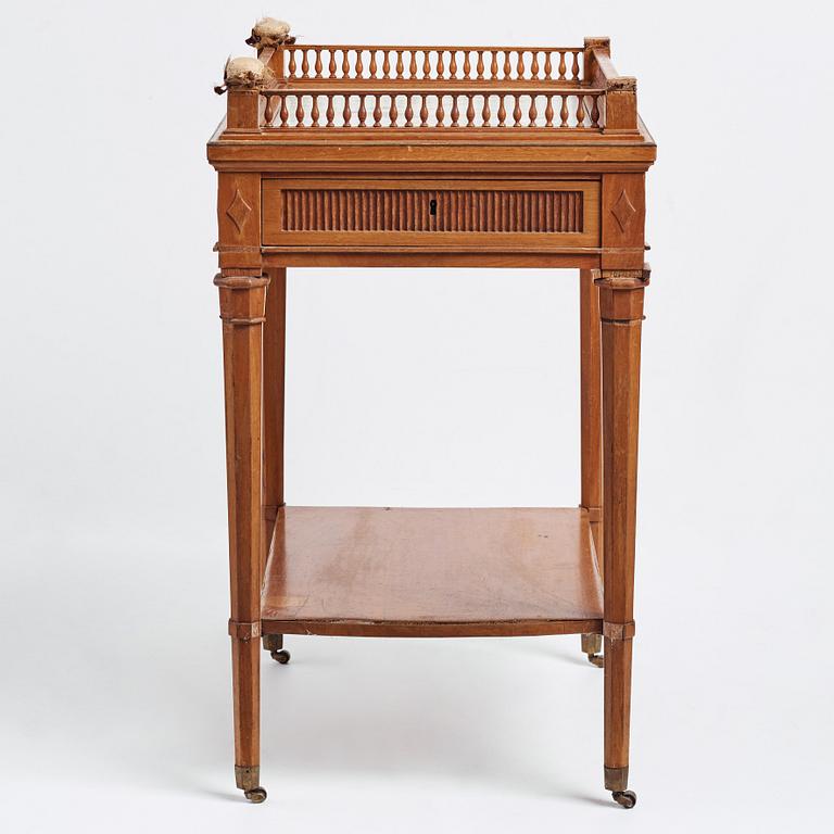 A late Gustavian table, attributed to Gottlieb Iwersson, royal cabinetmaker, master in Stockholm 1778-1813, circa 1800.