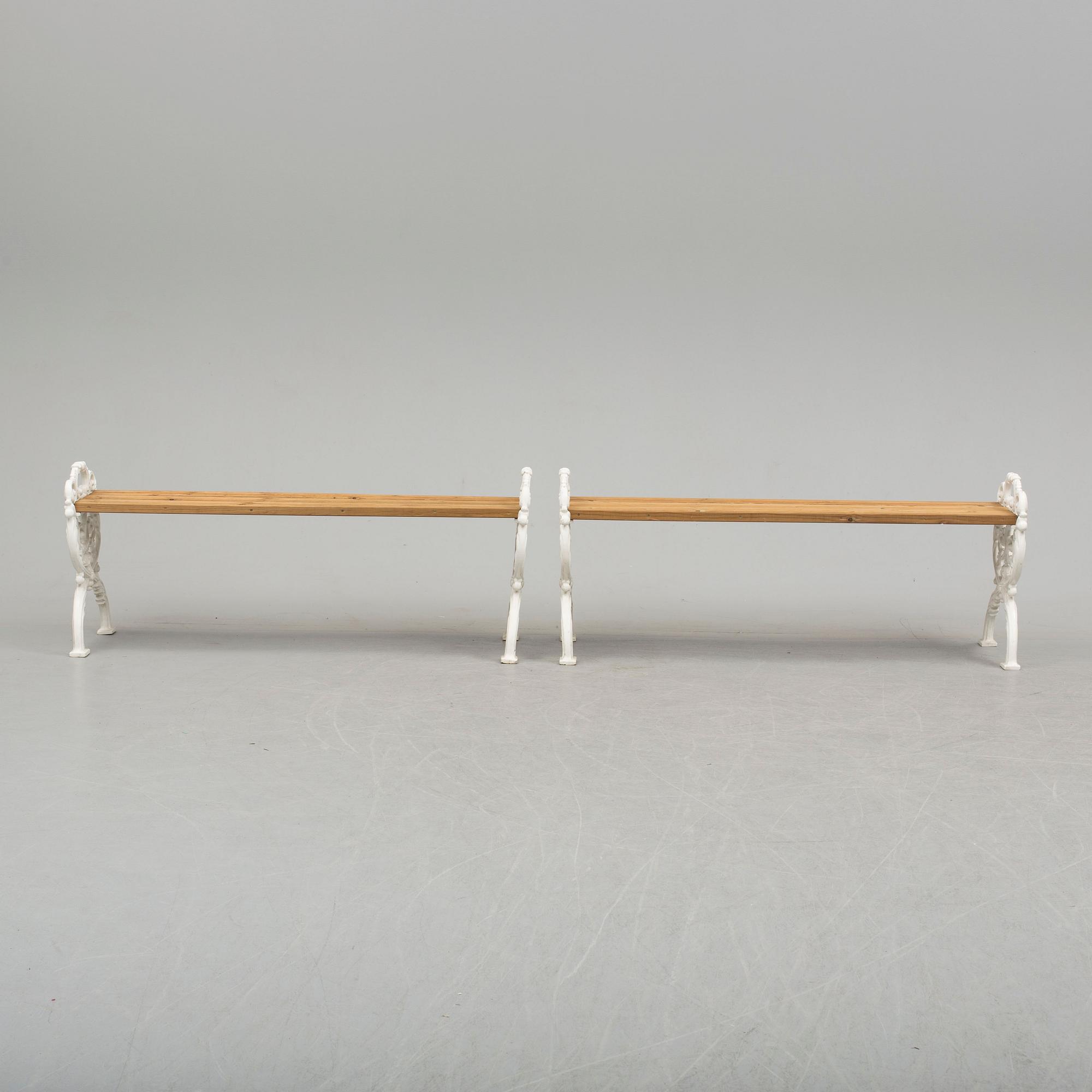 BÄNKAR, ett par, Melins, Anderstorp,  1900-talets slut.