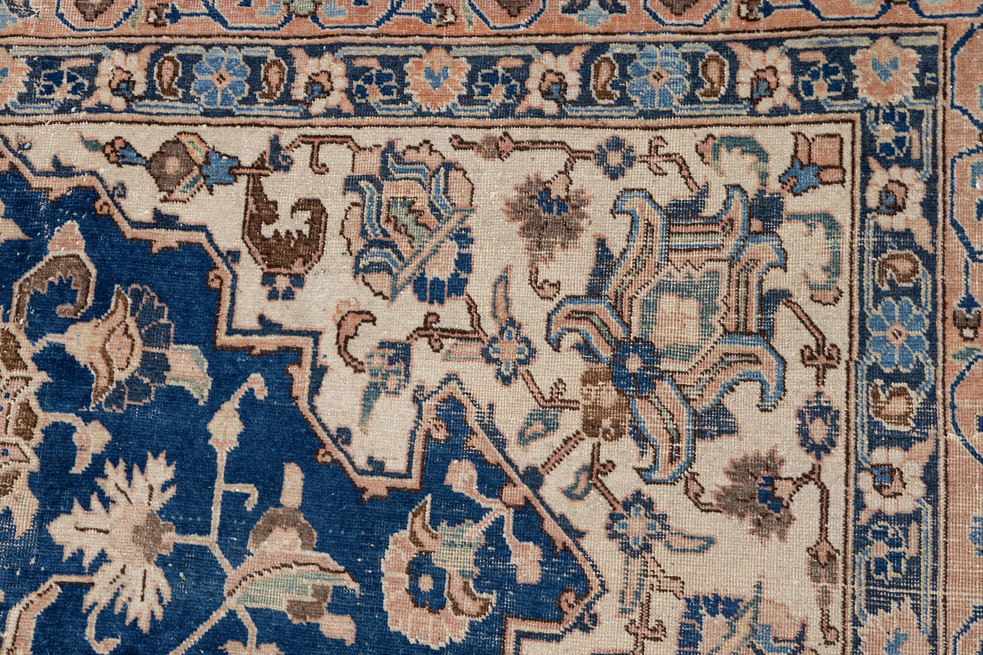 Carpet, approx. 355 x 240 cm.