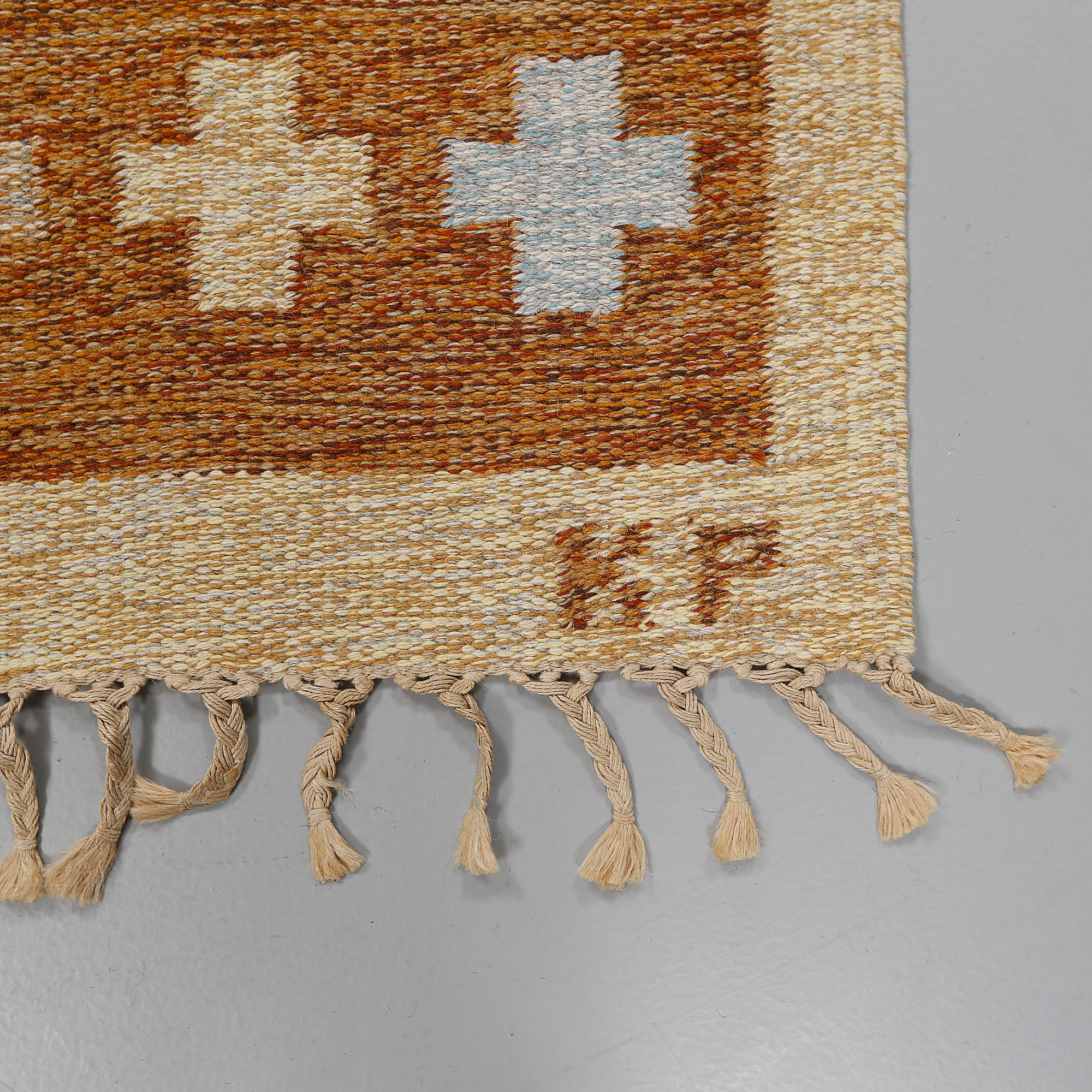 MATTA, rölakan, monogramsignerad KP, 1900-talets andra hälft, 244 x 158 cm.