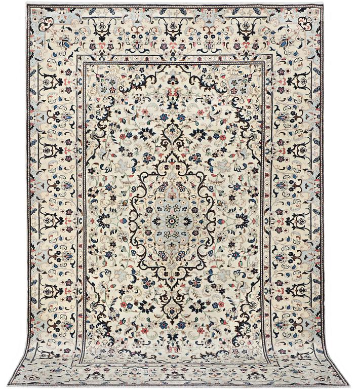 A Keshan carpet, c. 298 x 193 cm.