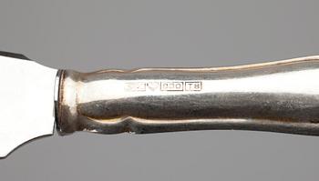 BESTICK, 8 st, silver, Chippendale, finska stämplar, 1900-talets senare hälft. Vikt 516 g.