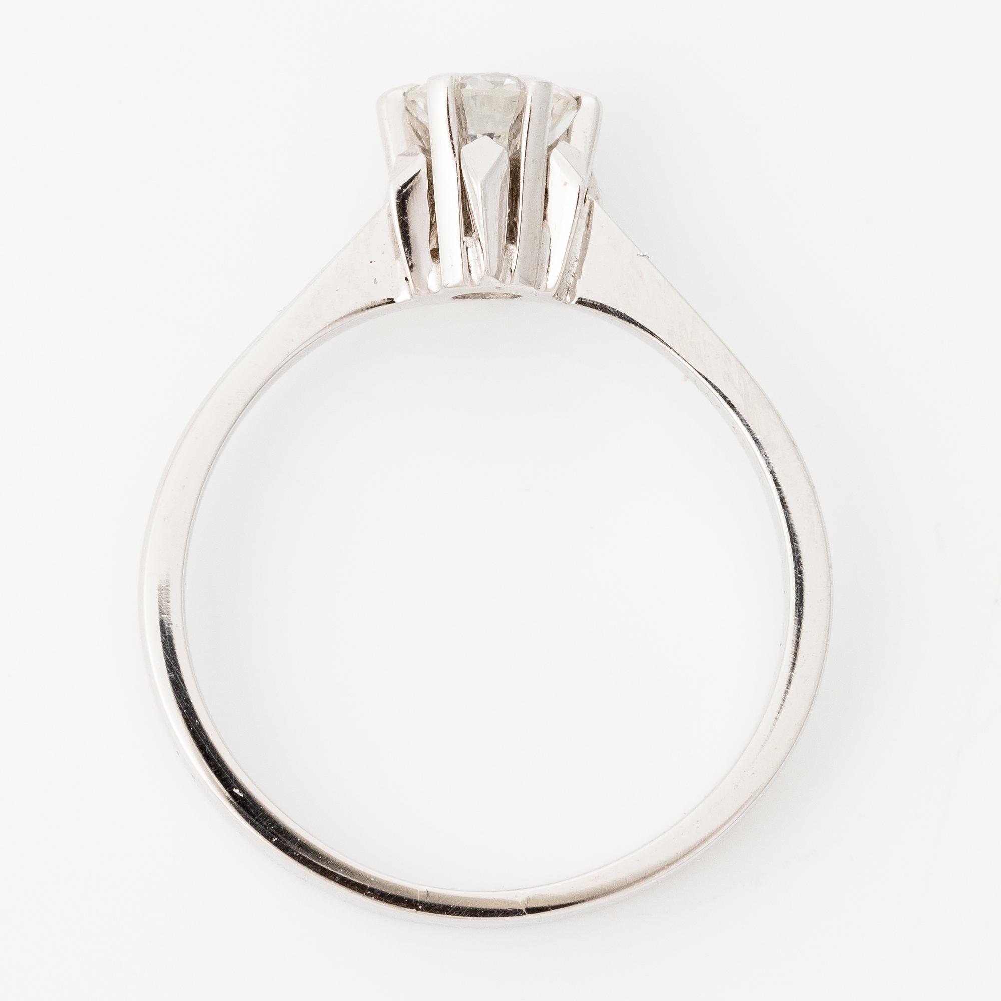 Ring, 18K white gold set with a brilliant-cut diamond, 0.46 ct according to engraving.