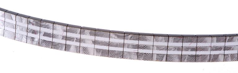 ARMBAND, vitguld, importstämplar. Vikt 15 gram.