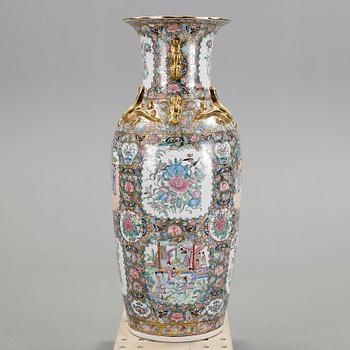 PRAKTVAS, porslin, Kanton, Kina, 1900-tal.