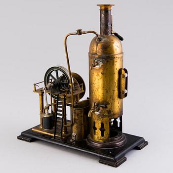 HÖYRYKONE, 1900-luvun alkupuoli.