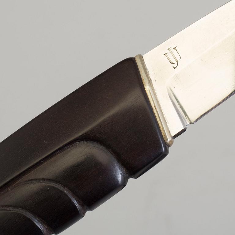 A contemporary knife by Adrzej Rybak.