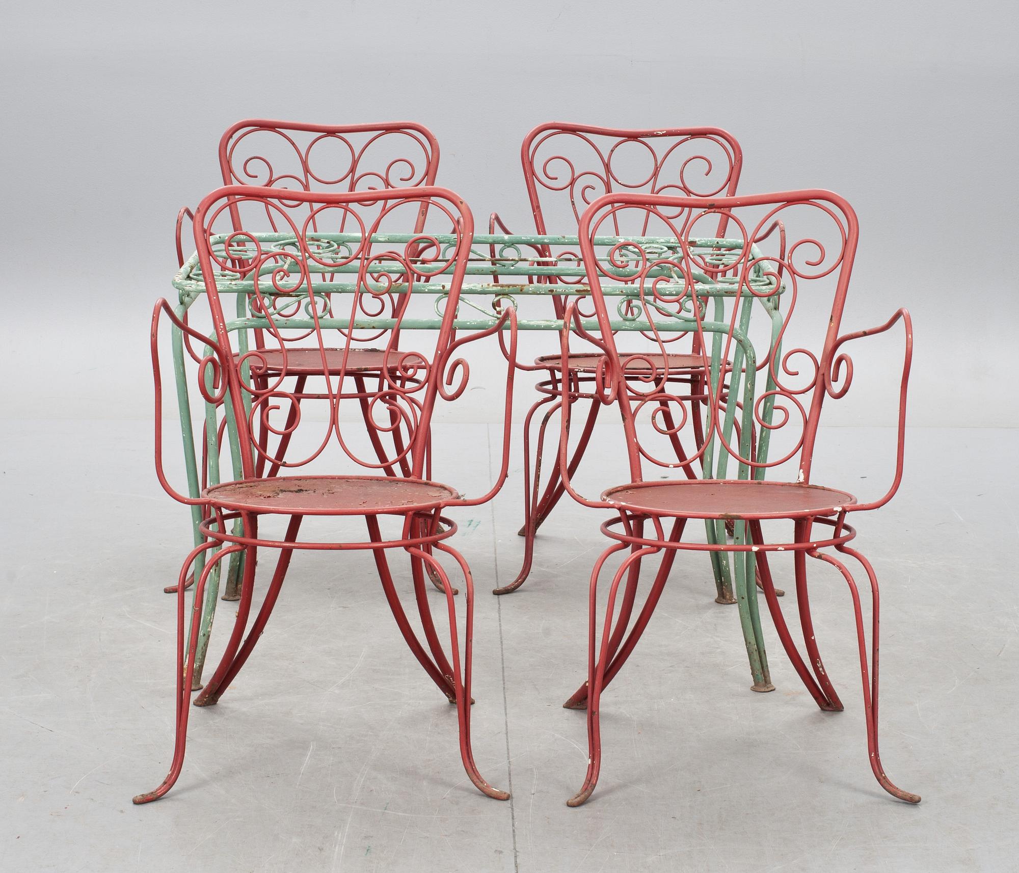 TRÄDGÅRDSMÖBLEMANG, 4+1. 1900-talets andra hälft, smidesjärn.