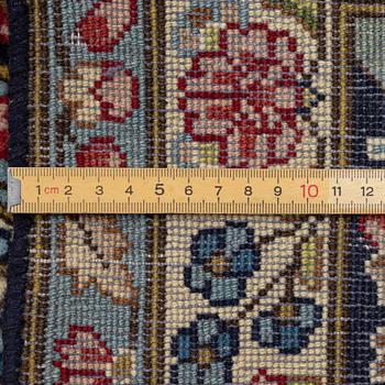 Matta, Kirman, ca 390 x 290 cm.