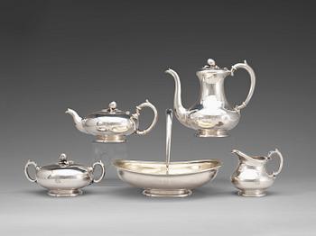 725. A Russian 19th century parcel-gilt five piece tea- and coffee-set, marks of Carl Adolf Seipel, St. Petersburg 1870.