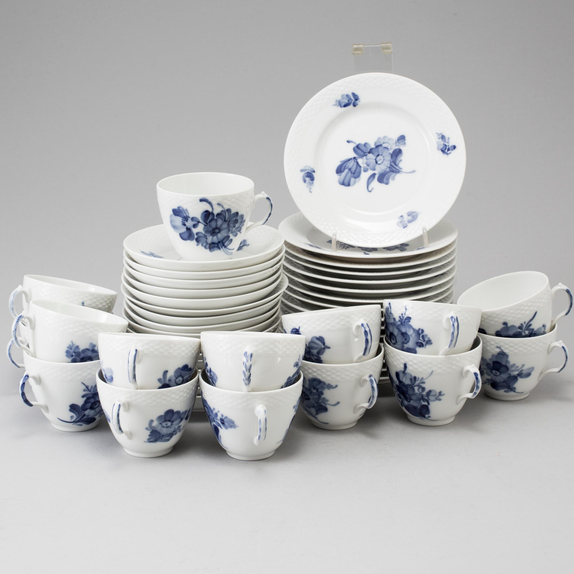 KAFFESERVIS, porslin, 44 delar, "Blå Blomst", Royal Copenhagen.