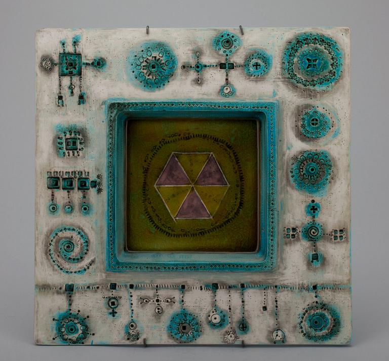 Rut Bryk, KERAMIIKKARELIEFI.