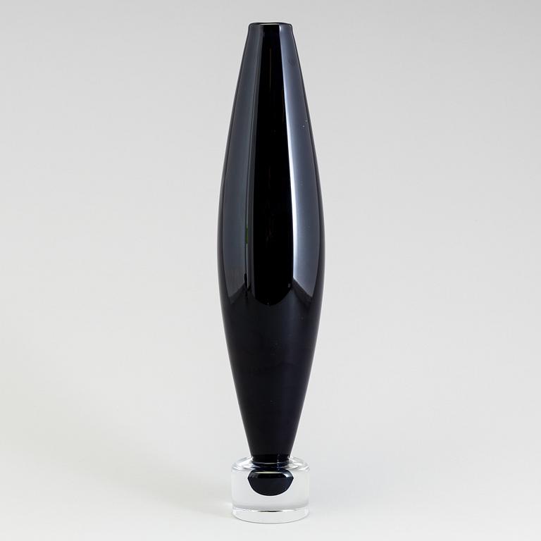 A glass vase designed by Matz Borgström for Orrefors, signed and numbered. Second haöf of the 20th century.