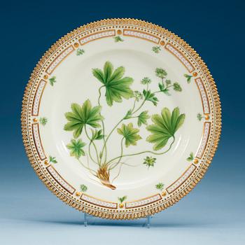 744. A set of 15 Royal Copenhagen 'Flora Danica' dinner plates, Denmark 20th Century.