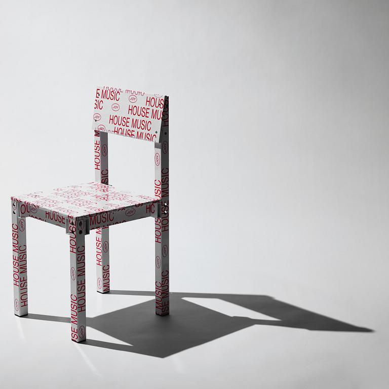 Fredrik Paulsen, a unique chair, "Chair One, Knuckles Chuckles", JOY, 2024.