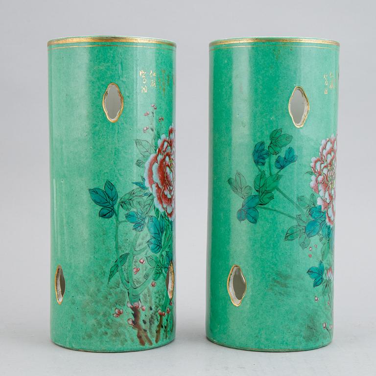 A pair of Chinese famille rose hat stands, 20th century.