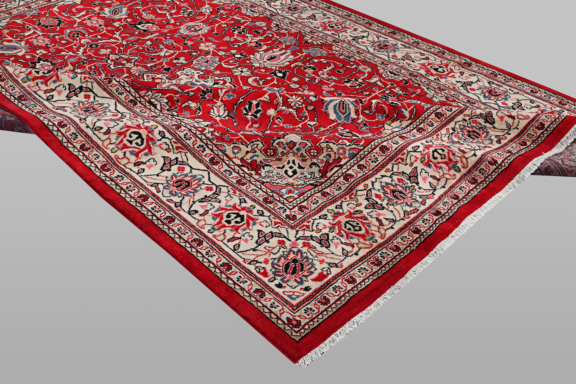 A carpet, Mahal, ca 372 x 248 cm.