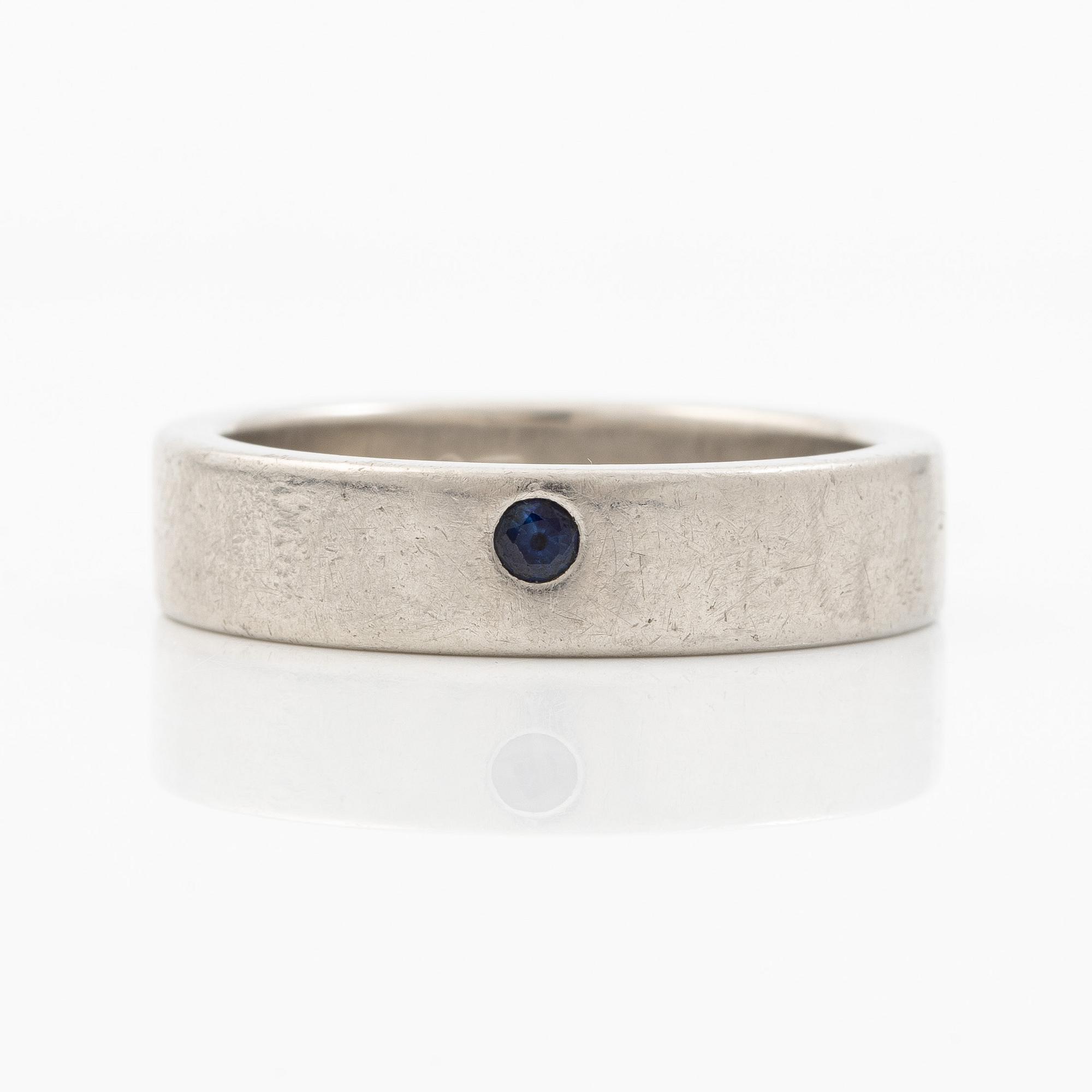 Ring, Strömdahls, platinum with two faceted sapphires.
