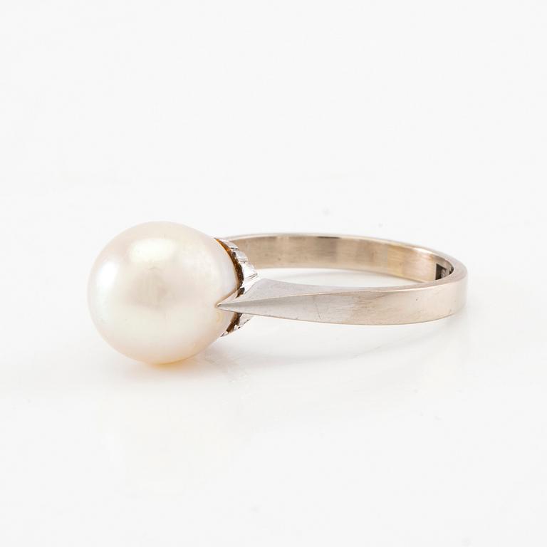 Ring 18K white gold with a cultured pearl, Axel Svensson's Goldsmith Atelier Malmö 1965.